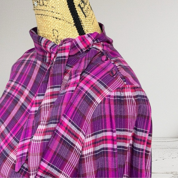 275 - RW & CO Blouse - 100% Viscose - Ties & Buttons - Picture 7 of 16